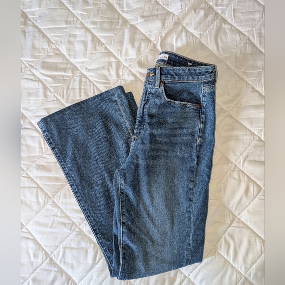 Loft Curvy Slim Flare Jeans Size 2 runs bigger up to size 6 - Picture 2 of 5